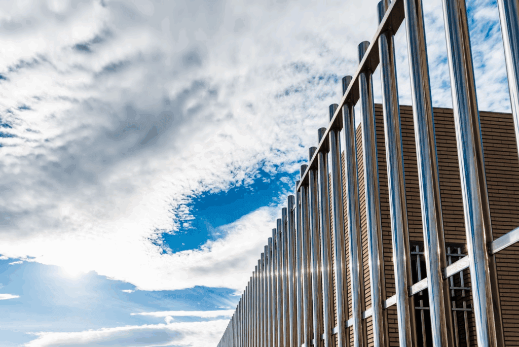 How an Aluminum Fence Boosts Curb Appeal and Property Value