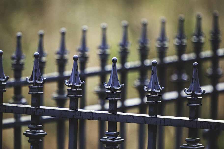 Why Contractors Recommend Aluminum Fence Panels for Longevity